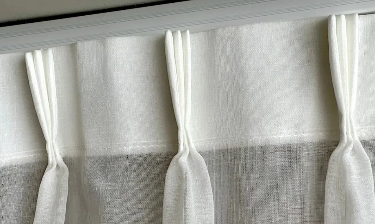 Cortina con pliegue instalado por Caluso Home