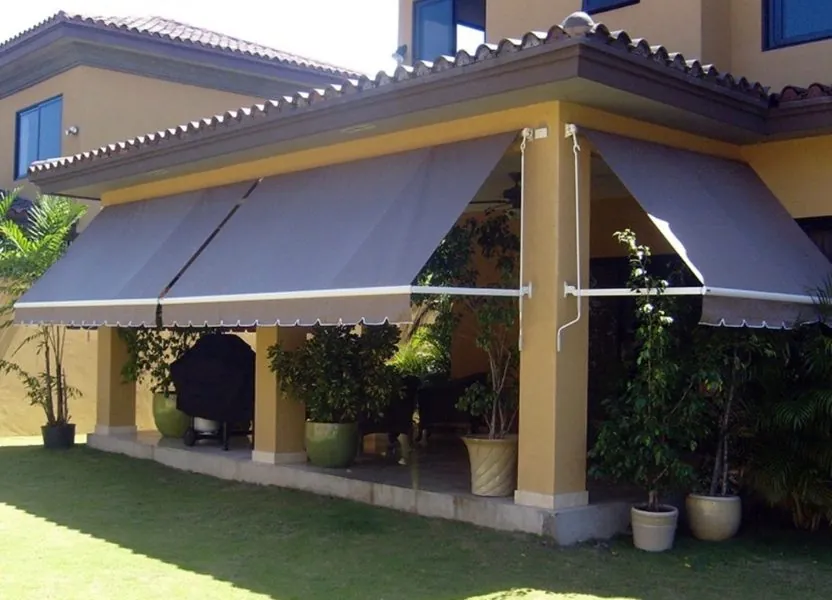 Toldos de brazo instalado por Caluso Home